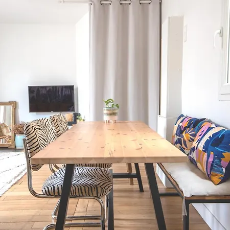 Luxury Floor Duplex Near Le Marais Paris